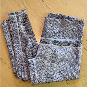 Varley high waist snow leopard legging